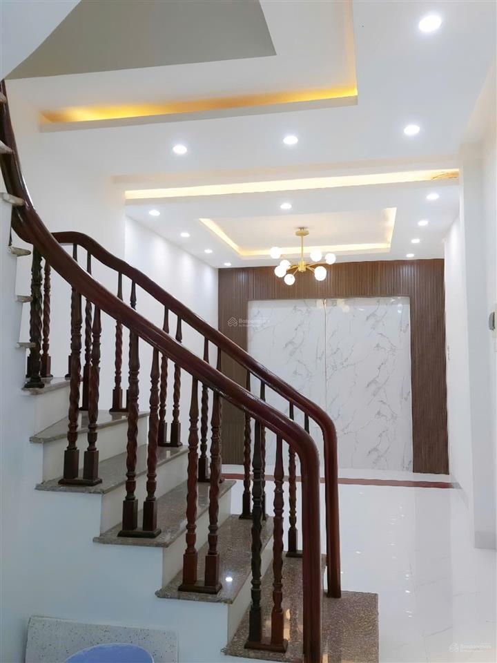 Nguyễn hoàng tôn xuân la, ô tô cách 10m 44m x 5 tầng nhà dân xây mới 6 phòng ngủ