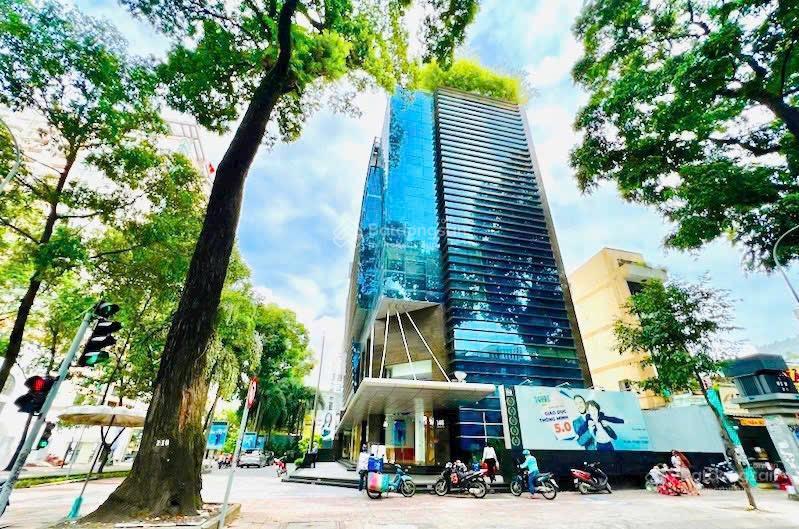 Khuôn đất khổng lồ duy nhất tại quận 1, ngang khủng 20m 300m2, ctxd hầm + 7 tầng dts 1900m2.