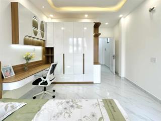 Rất thơm  nguyễn văn trỗi phú nhuận 50m²(5x10) 5 tầng  4pn + 4wc  tặng full nội thất. giá mềm.