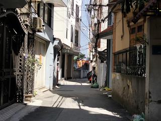 Nhà mới kđt xa la hà đông 32m, 5 tầng , 8 tỷ, thang máy, ô tô vào nhà.