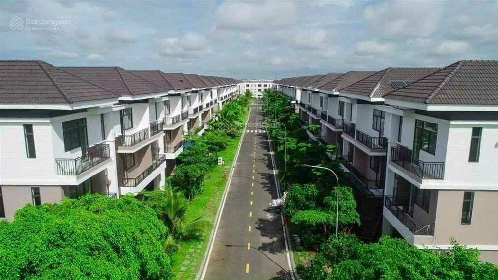 Bán biệt thự siêu đẹp phúc an villas đức hòa 2,8 tỷ  90m hỗ trợ vay ngân hàng
