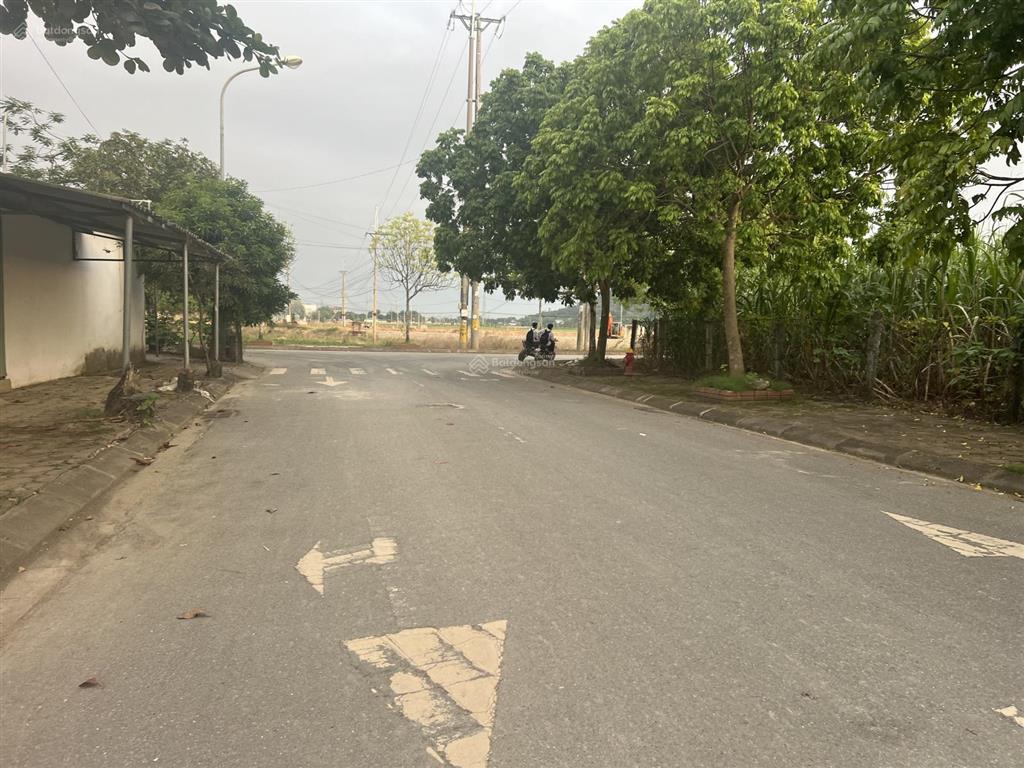 300 m2 full đất ở  lô góc 2 mặt tiền ngay cạnh đường tỉnh lộ 413  giá rẻ nhất khu