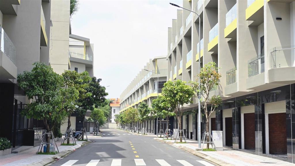 Bán nhà phố liền kề bcons univalley đẹp tại đông hòa, bình dương, 7,5 tỷ, 60m2