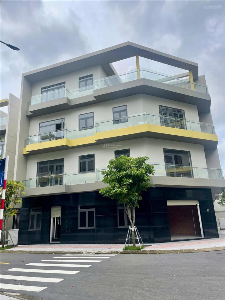 Cơ hội duy nhất sở hữu nhà phố 5pn 6wc tại khu đô thị compound bcons univalley làng đại học qgtphcm