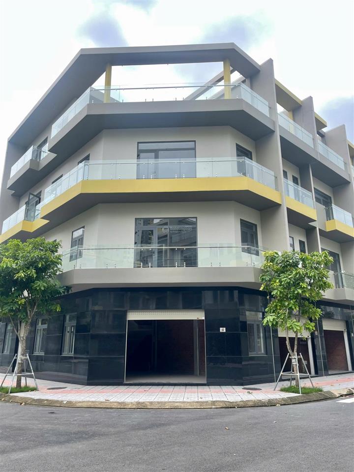 Cơ hội duy nhất sở hữu nhà phố 5pn 6wc tại khu đô thị compound bcons univalley làng đại học qgtphcm
