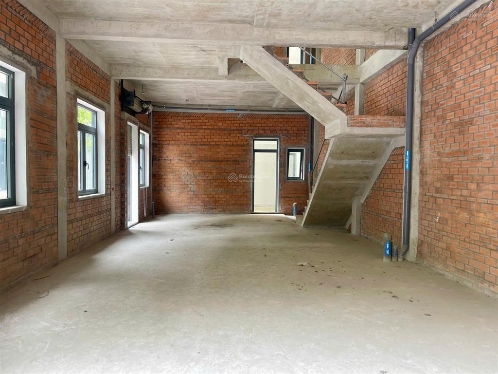 Cơ hội duy nhất sở hữu nhà phố 5pn 6wc tại khu đô thị compound bcons univalley làng đại học qgtphcm