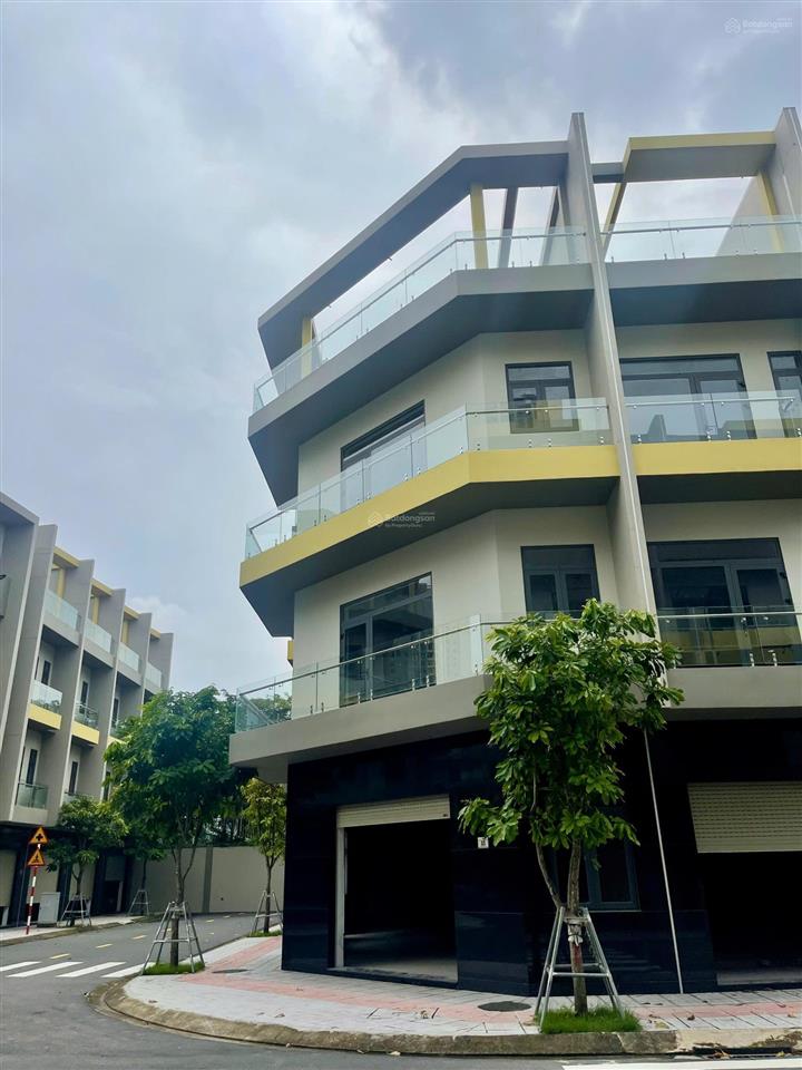 Cơ hội duy nhất sở hữu nhà phố 5pn 6wc tại khu đô thị compound bcons univalley làng đại học qgtphcm
