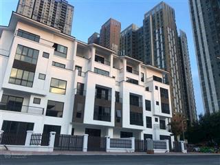 Cần bán villa vip hoàng thành mỗ lao. dt 109m2, 5 tầng, mt 7m, thang máy, kinh doanh
