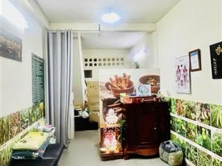 Bán nhà trần hưng đạo, 3x10, 2 tầng 2pn,4,7 tỷ, sổ hồng, hẻm 3m sát mặt tiền, quận 1