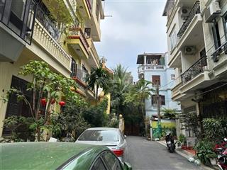 Bán nhà phân lô thành uỷ đống đa  oto tránh  vỉa hè dừng đỗ  gần văn miếu  2 mặt ngõ