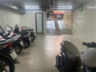 Mặt phố sát xã đàn  9 tầng thang máy  phố vip đống đa  kinh doanh nhộn nhịp