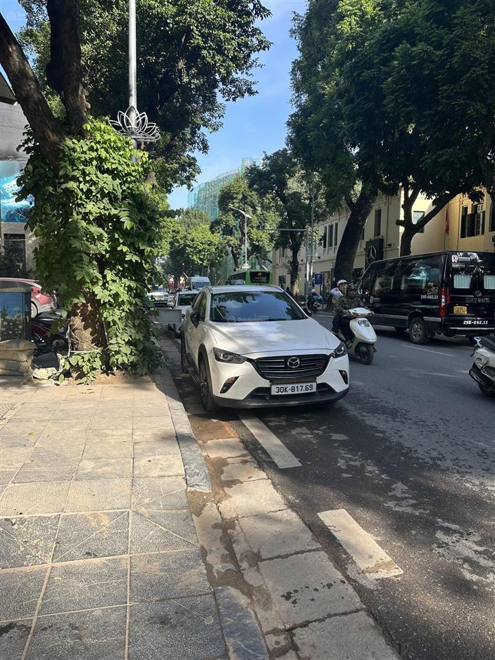 Tầng 2 phố lê thánh tông  nhà nguyên bản  ban công 7m  siêu hiếm