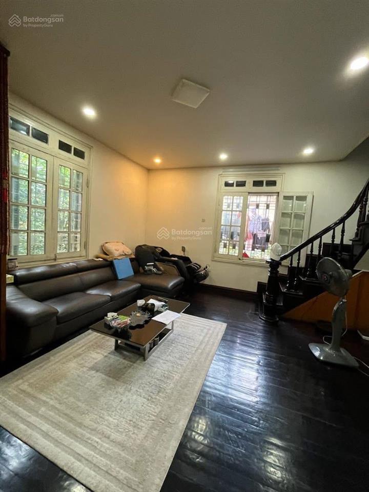 Tầng 2 phố lê thánh tông  nhà nguyên bản  ban công 7m  siêu hiếm