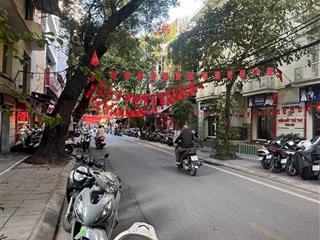 30m ra mặt phố  đi bộ 3 phút ra trường phan đình phùng  hoàng thành thăng long