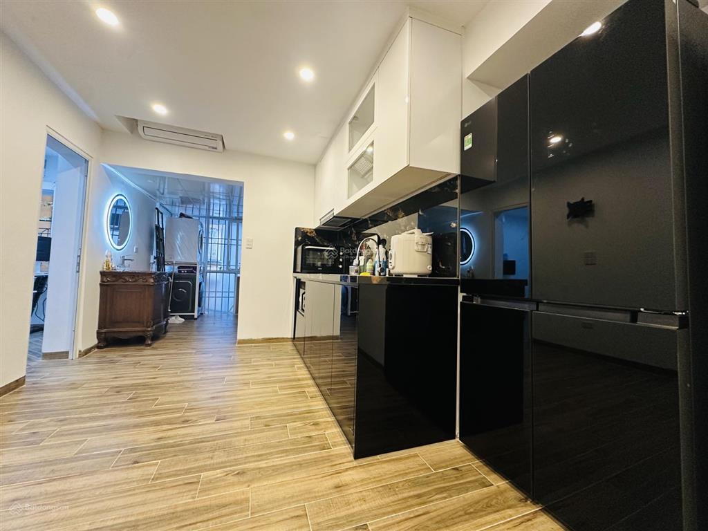 Tầng 2 tập thể hai bà trưng  5 phút ra nhà hát lớn  sổ to  thoáng sáng  smart home