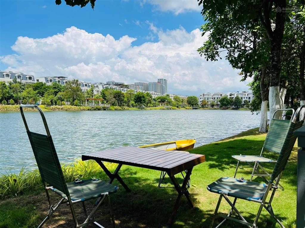 Cần bán gấp nhà phố 5x20m lakeview city, 1 trệt 3 lầu, giá tốt 17.5 tỷ.