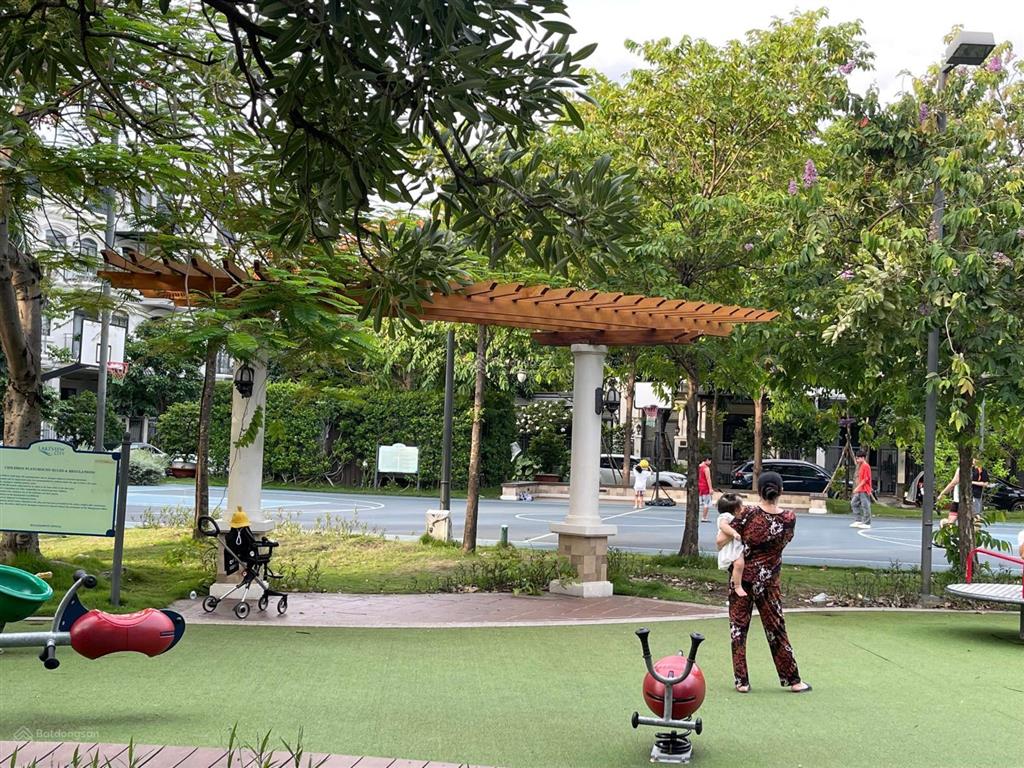 Bán nhanh cặp nhà phố 10x20, giá 20,5 tỷ/căn,view công viên, hđmb, nhà hoàn thiện.