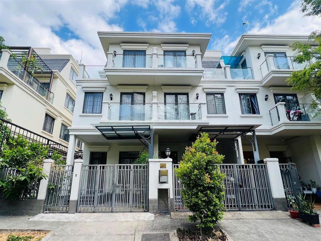 Bán nhanh cặp nhà phố 10x20, giá 20,5 tỷ/căn,view công viên, hđmb, nhà hoàn thiện.