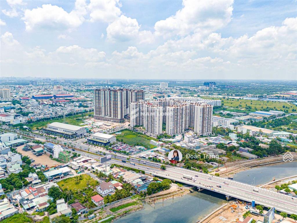 Bán căn 3 phòng ngủ akari city mặt tiền võ văn kiệt đã có sổ hồng, view thoáng mát