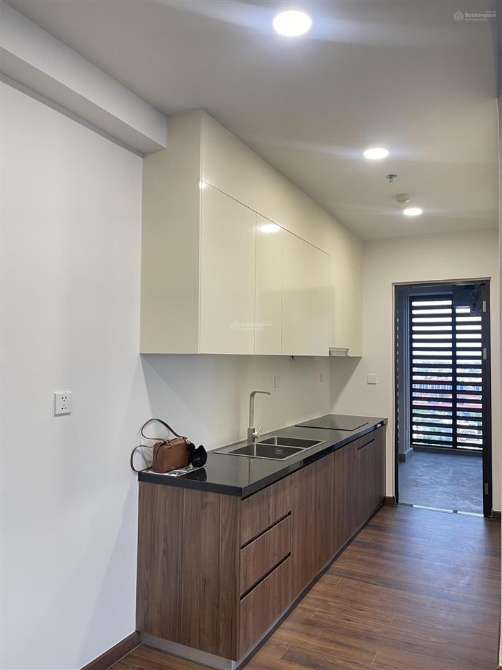 Bán căn 3 phòng ngủ akari city mặt tiền võ văn kiệt đã có sổ hồng, view thoáng mát