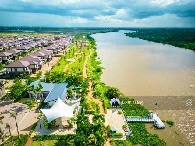 Bán căn đơn lập 300m2 waterpoint phía sau kênh đào chỉ cách sông vàm cỏ 700m
