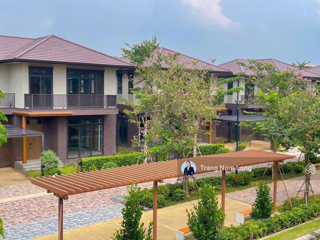 Bán biệt thự song lập waterpoint đã có sổ hồng, vị trí ngay công viên