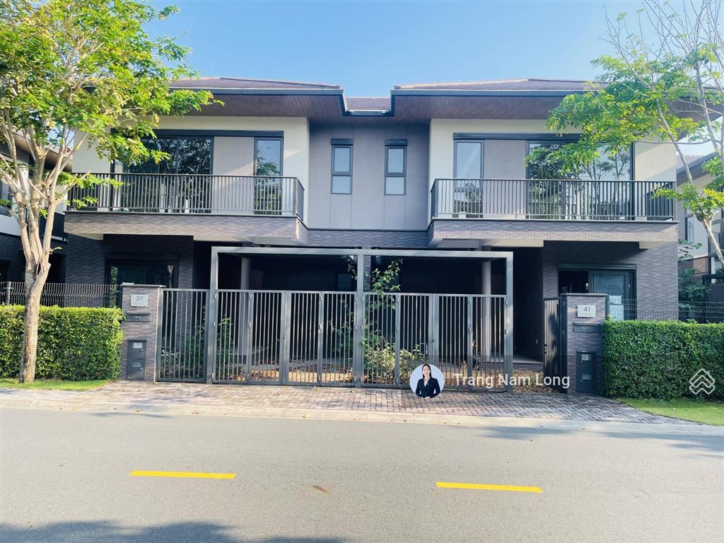 Bán biệt thự song lập waterpoint đã có sổ hồng, vị trí ngay công viên