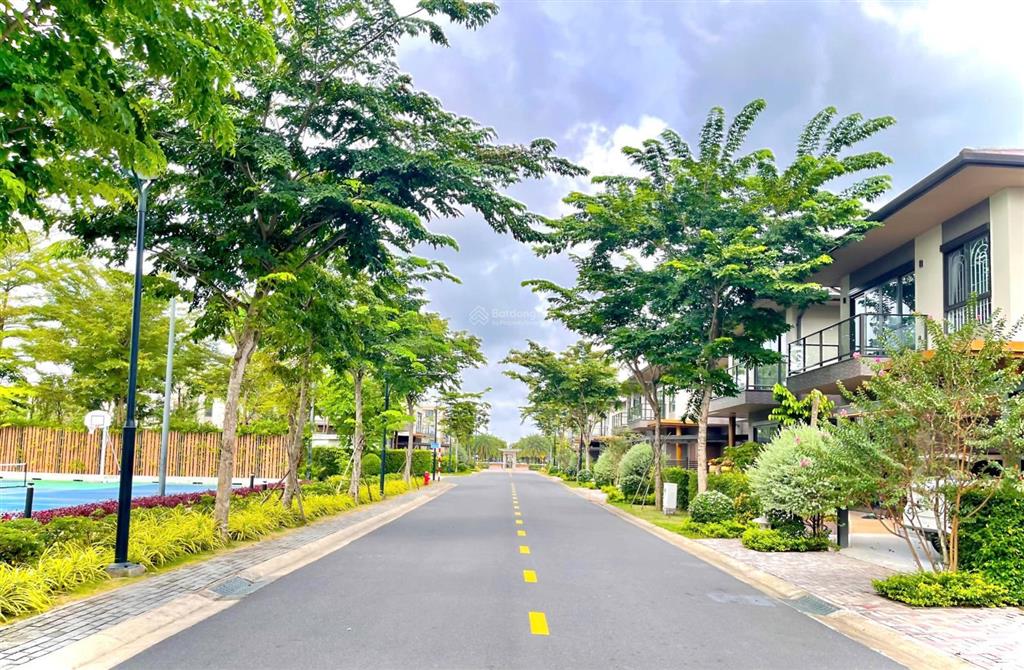 Bán biệt thự đơn lập waterpoint ngay công viên thanh toán giãn, nhận nhà làm sổ hồng ngay