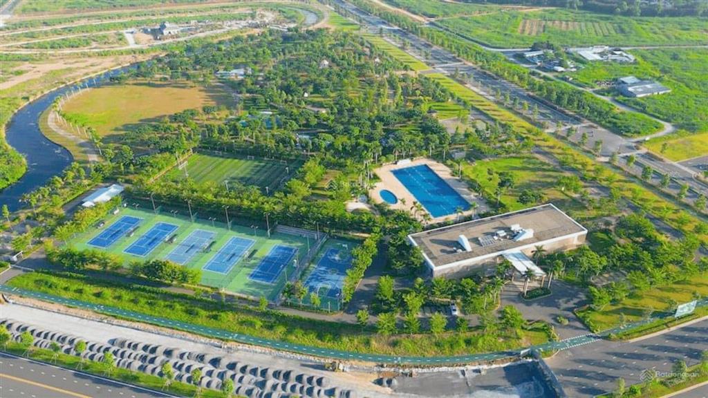 Bán biệt thự đơn lập waterpoint ngay công viên thanh toán giãn, nhận nhà làm sổ hồng ngay