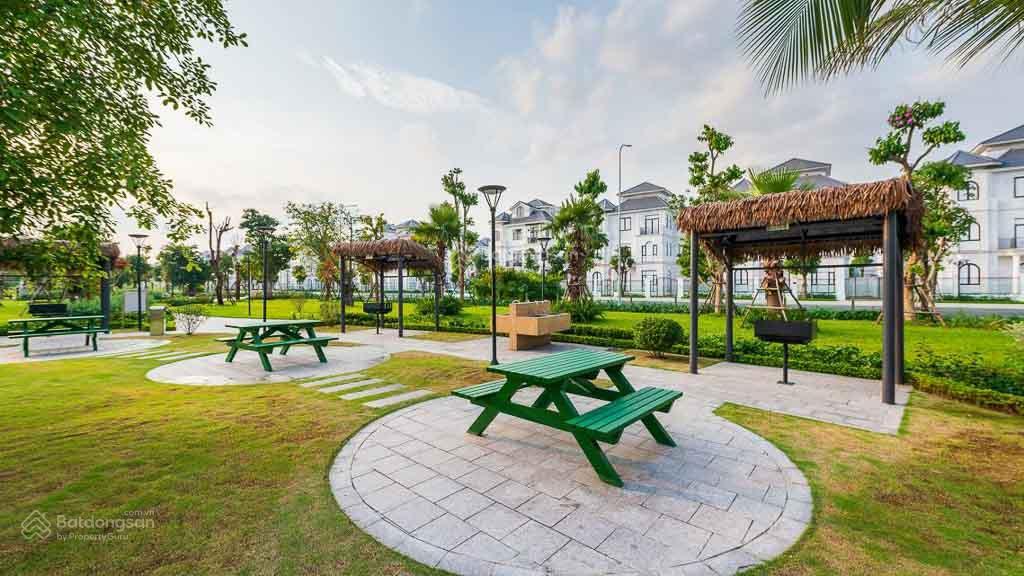 Hot! căn view chéo hồ 236.5m2  68 tỷ (sẵn sổ) giá tốt, chị gái gửi bán hiếm có  mua là thắng