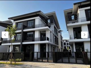 Căn cực hot!song lập 2 mặt tiền 200m2,rẻ quá 180tr/m, nhà vuông đét(thoáng, 2 hướng )đỗ 5 xe ô tô