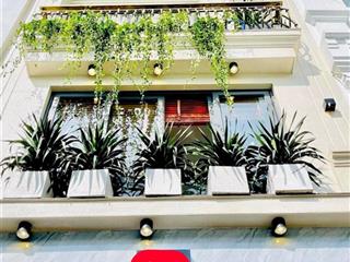 Bán gấp nhà riêng 90m2, nguyễn phúc nguyên, phường 10, quận 3