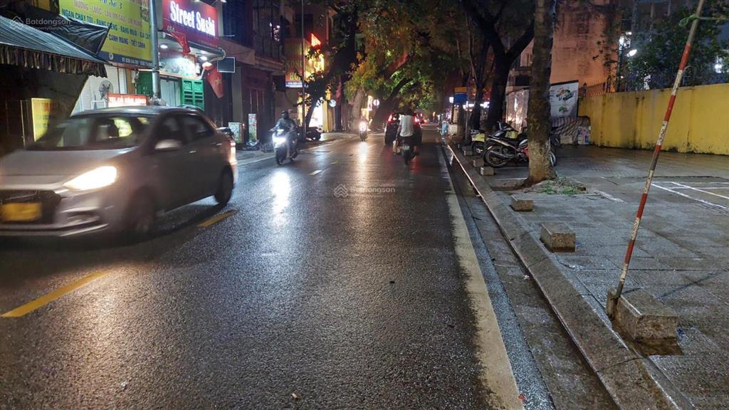 Mặt phố quyền lực đội cấn diện tích 1200 m2 mặt tiền 30m giá 400 tỷ