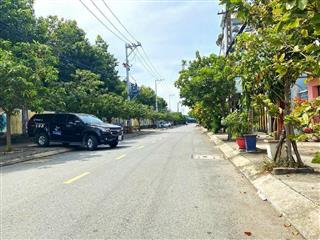 Mặt tiền p. cát lái, quận 2  75m2