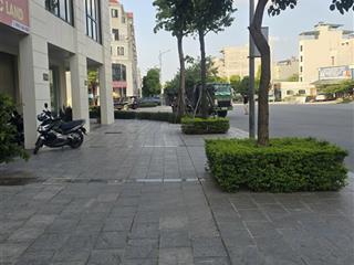 Chính chủ cần tiền bán gấp nhà liền kề hinode royal park giá cực sốc