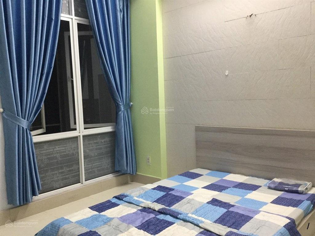Phòng mới lầu 2, rộng 25m2 tại 17 nguyễn công hoan, phú nhuận gần công viên. có 2 cửa sổ thoáng