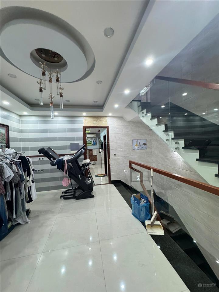 Bán nhà phố trong khu vip  senturia vườn lài, diện tích 5x22m, 106m2, tặng lại toàn bộ nội thất