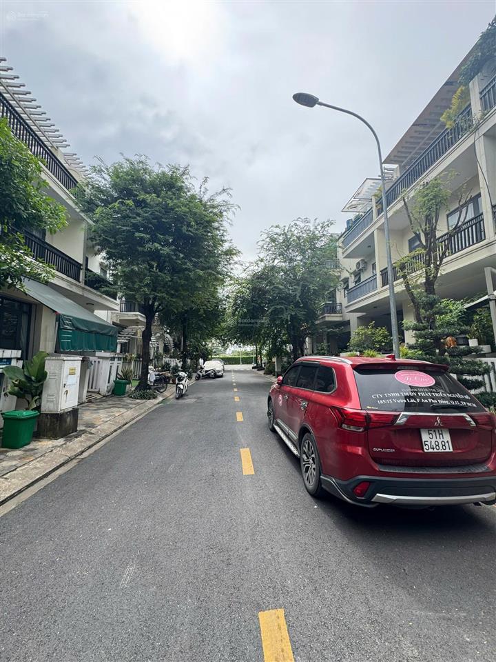 Bán nhà phố trong khu vip  senturia vườn lài, diện tích 5x22m, 106m2, tặng lại toàn bộ nội thất