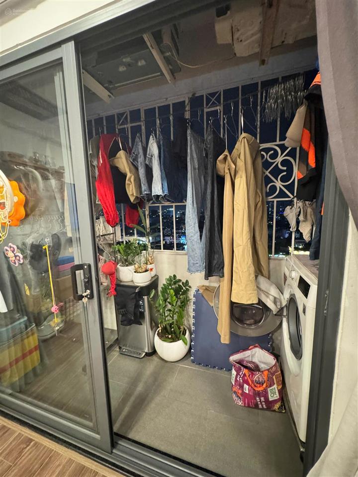 Bán căn hộ 52m ch.cư miếu nổi tầng cao có thang máy. gồm 2pn + 1wc, full nội thất nhà đang cho thuê