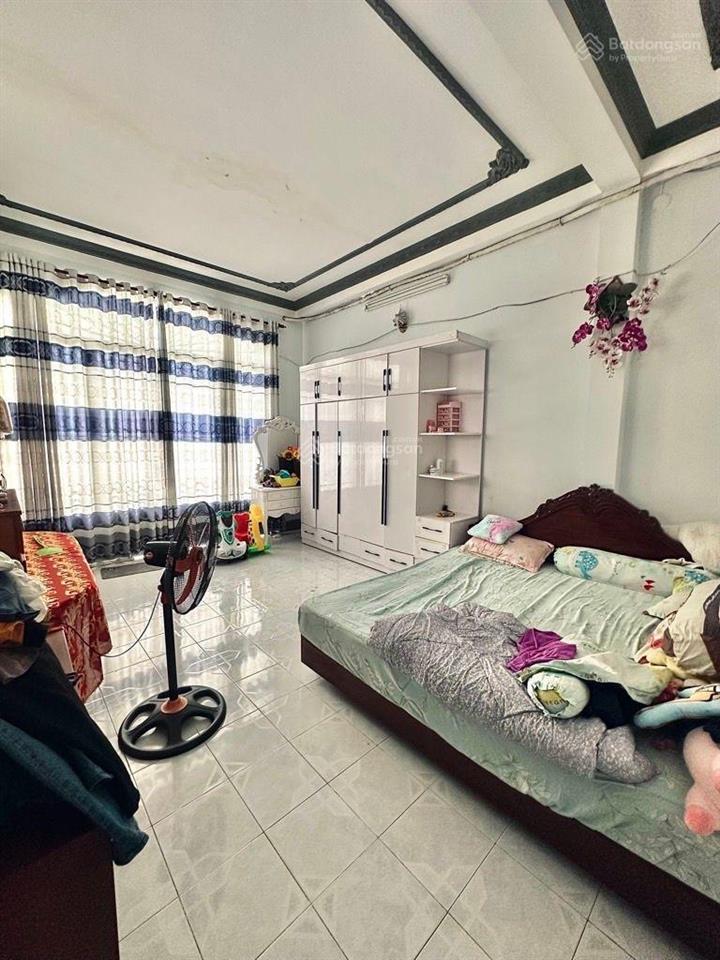 Nhà 3 tầng 93m2 ngang 4,4m ngay ngã 5 chuồng chó gò vấp chỉ 9 đồng hơn