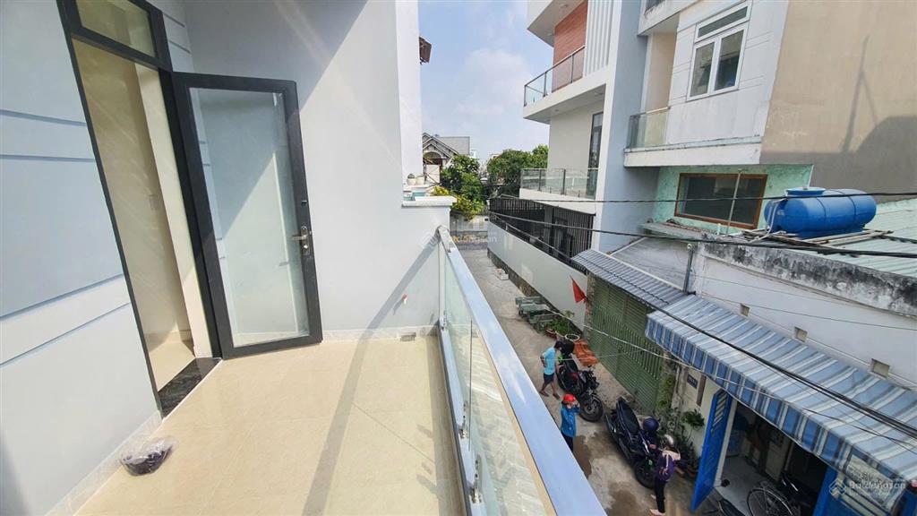 Chủ gấp bán giảm 200tr nhà 2 tầng, 4,1x12, hẻm 5m, quận 12 giáp tân bình. chỉ 4,9 tỷ