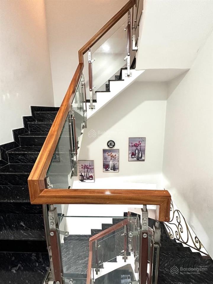 Chủ gấp bán giảm 200tr nhà 2 tầng, 4,1x12, hẻm 5m, quận 12 giáp tân bình. chỉ 4,9 tỷ