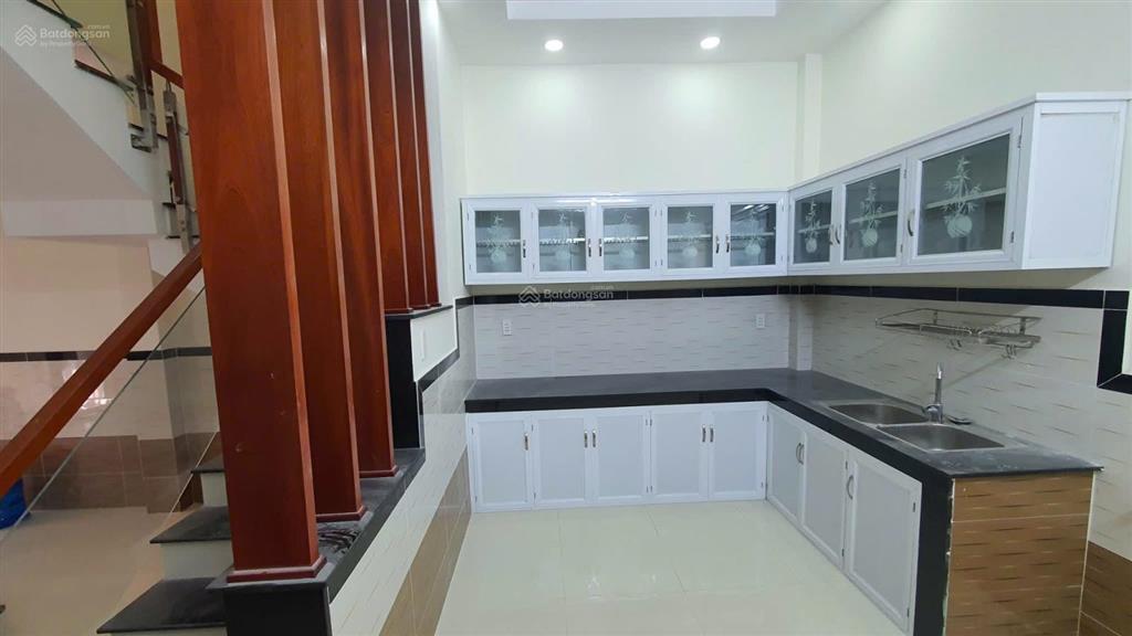 Chủ gấp bán giảm 200tr nhà 2 tầng, 4,1x12, hẻm 5m, quận 12 giáp tân bình. chỉ 4,9 tỷ