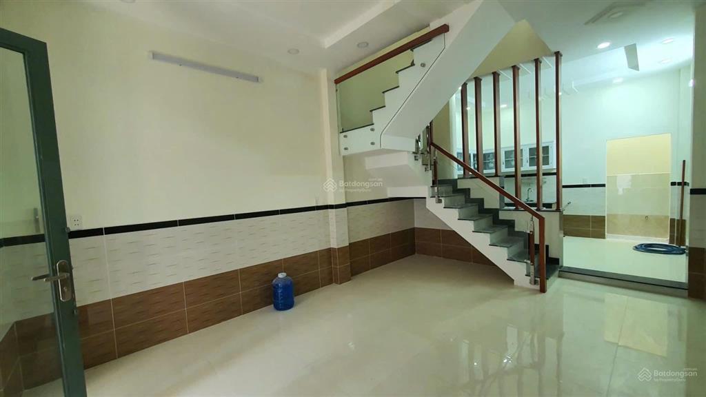 Chủ gấp bán giảm 200tr nhà 2 tầng, 4,1x12, hẻm 5m, quận 12 giáp tân bình. chỉ 4,9 tỷ