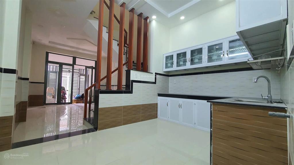 Chủ gấp bán giảm 200tr nhà 2 tầng, 4,1x12, hẻm 5m, quận 12 giáp tân bình. chỉ 4,9 tỷ