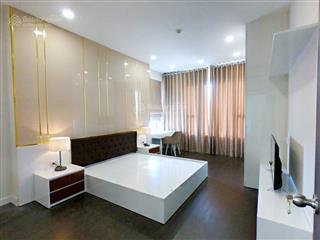 Cho thuê ch 3pn2wc the tresor, bến vân đồn, q4, 30 triệu. view bitexco đẹp. tầng cao nhất dự án.