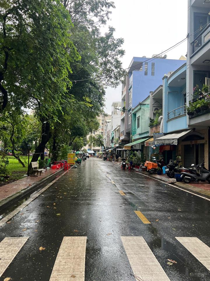 Bán đất mặt tiền 12m ngay công viên, căn hộ khang điền, 44m2 giá 5.4 tỷ