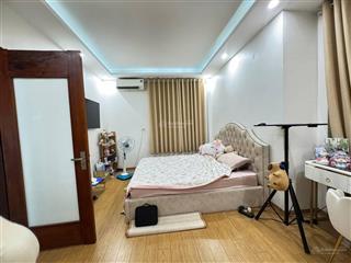 Chính chủ cần bán gấp căn nhà đẹp ngõ 67 nguyễn văn cừ. nhà xây chắc chắn. chủ mới dọn về ở ngay