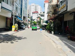 Lạc long quân  vị trí đẹp . phù hợp xây tòa văn phòng. trước nhà ô tô tránh