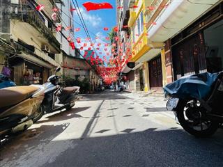 Phân lô  nhà dân xây đường hồng hà.